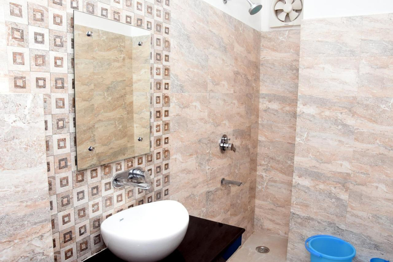 Bathroom 4, Hotel Rajshree, Udham Singh Nagar