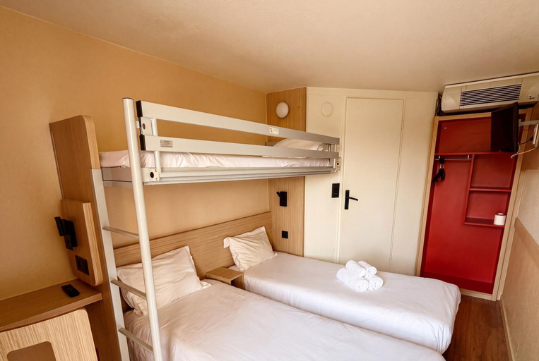 Bedroom 4, Premiere Classe Arles, Bouches-du-Rhône