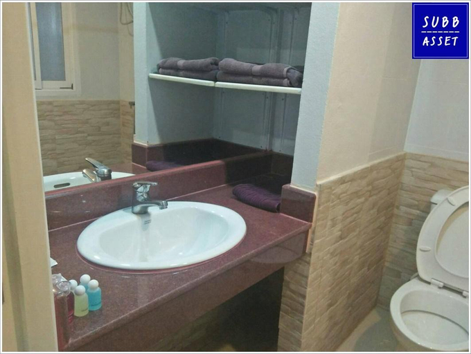 Bathroom, BeachFront Condo for 4 Persons | Santorini HuaHin, Pran Buri