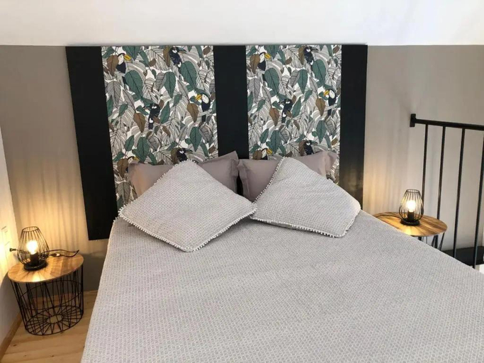 Bedroom 2, La Chapelle, Sarthe