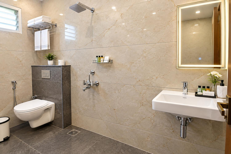 Bathroom, Hotel Skylights Near Bangalore Airport, Bangalore Rural