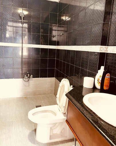 Bathroom 3, Green Home, District 1
