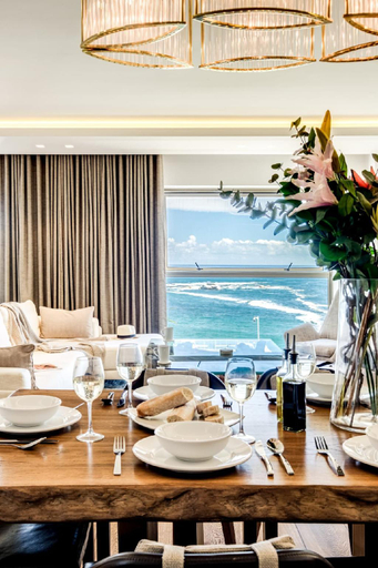 Food & Drinks 5, Chic Apartment w Amazing Views Dunmore Luxe, City of Cape Town