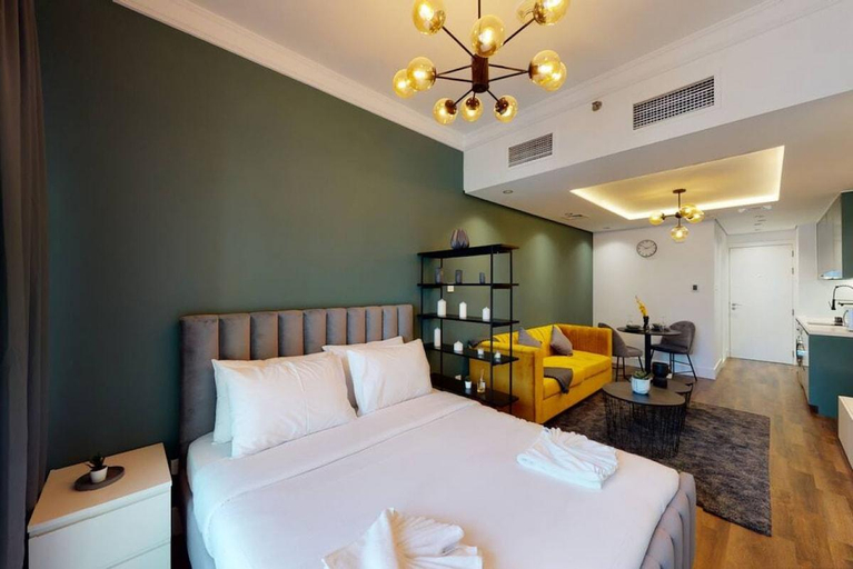 Bedroom 2, Shiny & Fresh - Studio with Lake View - JLT, Dubai