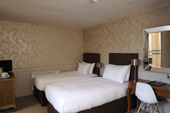 Others 3, Grove House Hotel, Edinburgh