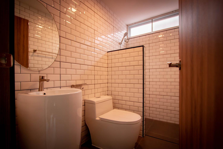 Bathroom 5, Raibumrungphol, Mae Wang