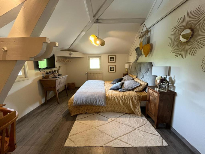 Bedroom, Les CHAMBRES des EAUX, Rhône