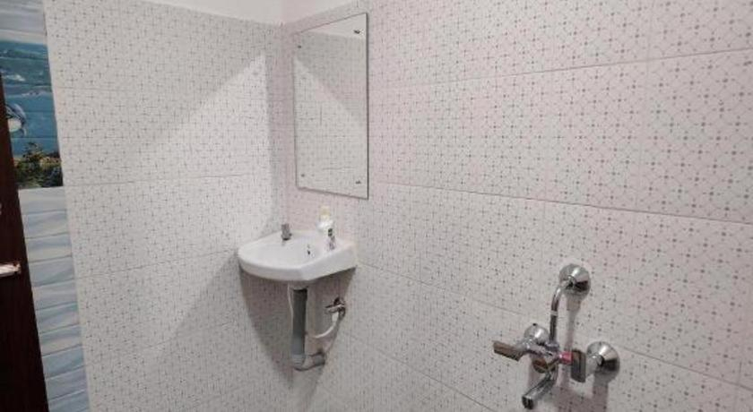 Bathroom 5, Sea View Beach Resort, South Andaman