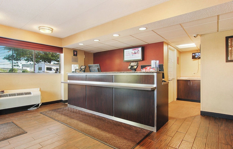 Public Area, Red Roof Inn Canton, Stark