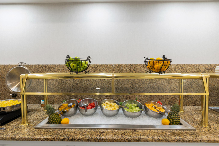 Food & Drinks 5, DoubleTree by Hilton Downtown Wilmington - Legal District, New Castle