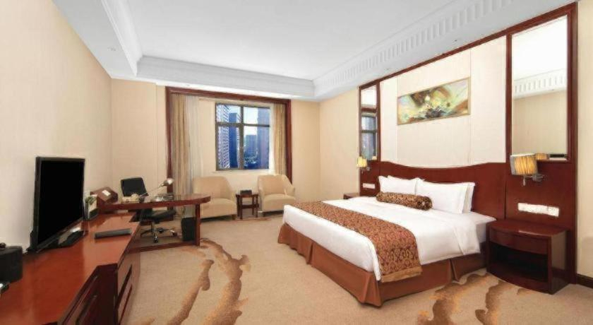 Bedroom 3, Longqi Jianguo Hotel Kunshan, Suzhou