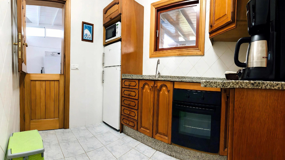 Others 3, Villa Neptuno with private pool, sea view, Sat-tv free Wifi, Las Palmas