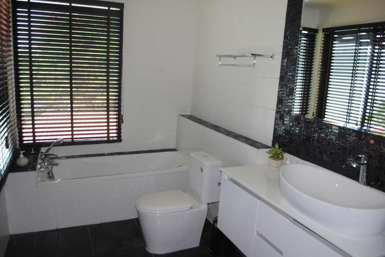 Bathroom 4, Palette Monsane River Kwai Resort, Tha Muang