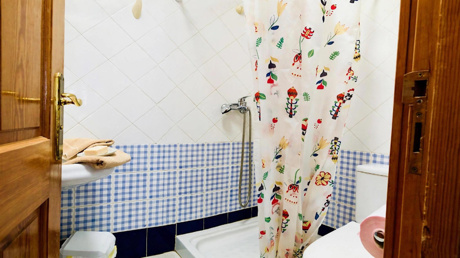 Bathroom 4, Villa Neptuno with private pool, sea view, Sat-tv free Wifi, Las Palmas
