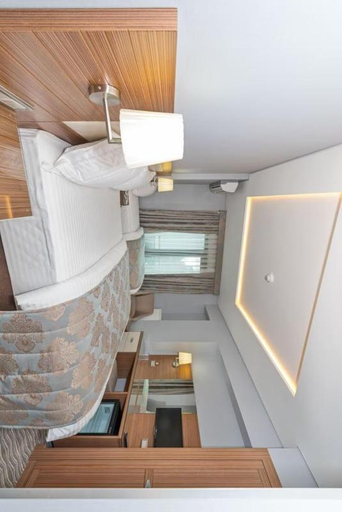 Bedroom 4, Floransa City Hotel, Fatih