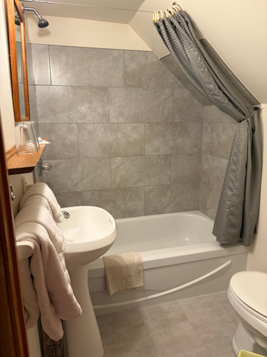 Bathroom, L'Aubergine, Charlevoix