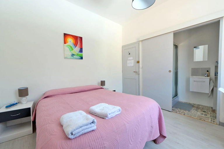 Bedroom 3, COMME A LA MAISON, Aude