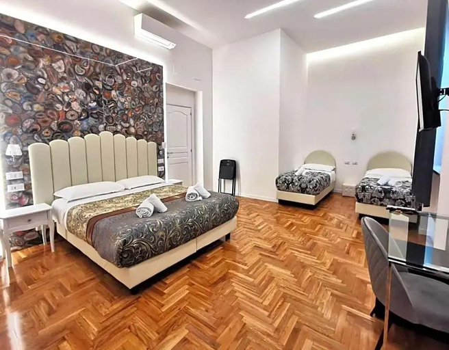 Bedroom 4, Navona Central Relais, Roma
