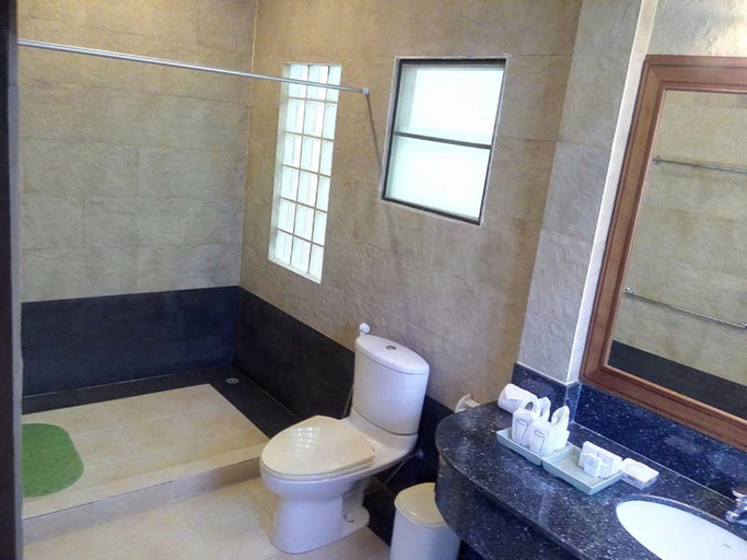 Bathroom 4, Cocopalm Beach Resort, Ko Samui