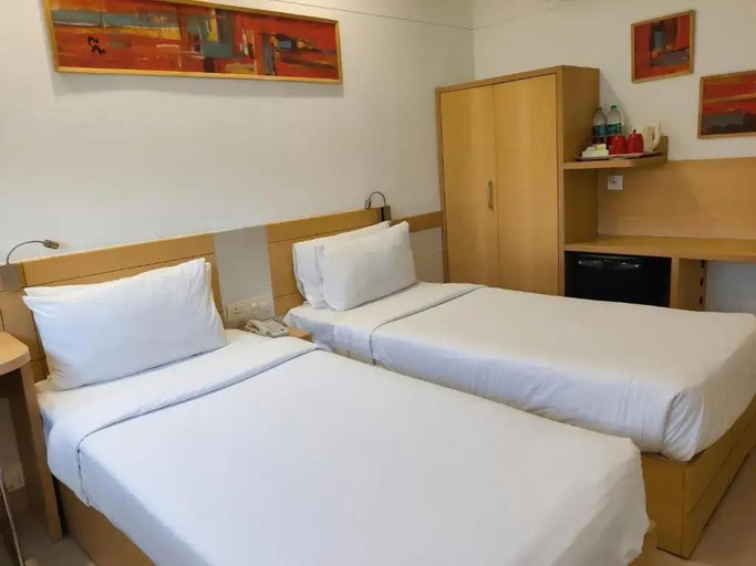 Bedroom 3, Mango Grove Hotel - Chandigarh, Chandigarh