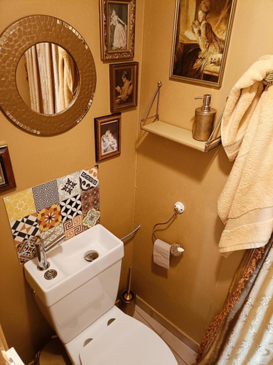 Bathroom 3, 'Quelle Belle Vue' Chambre d'Hote, Charente