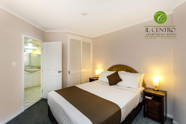 Bedroom 2, Il Centro Apartment Hotel, Cairns
