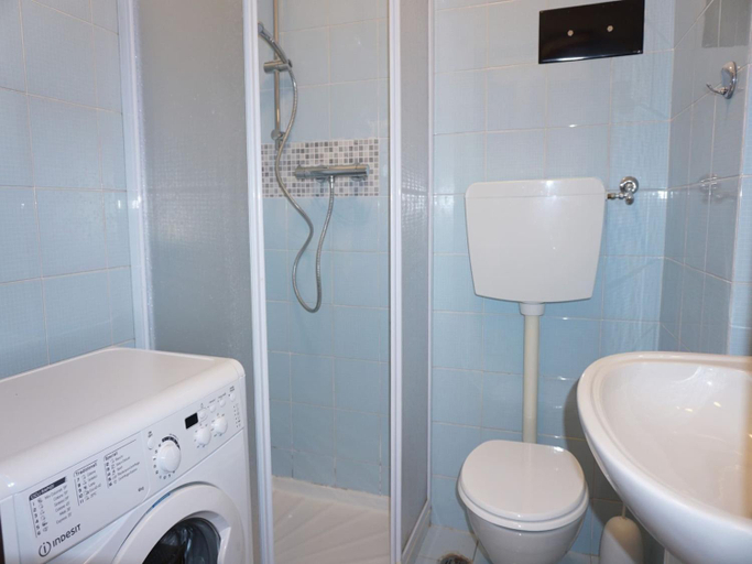 Bathroom 2, Nice villa in Caorle with balcony, Venezia
