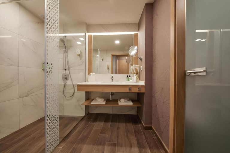 Bathroom 5, Secrets Sunny Beach Resort Spa, Nesebar