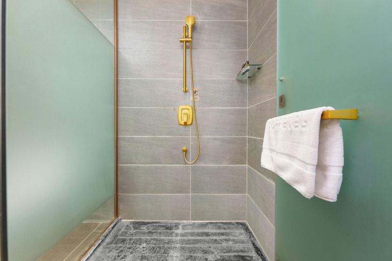 Bathroom 5, James Joyce Coffetel·Hotan Chuanyi Kaixuan, Khotan