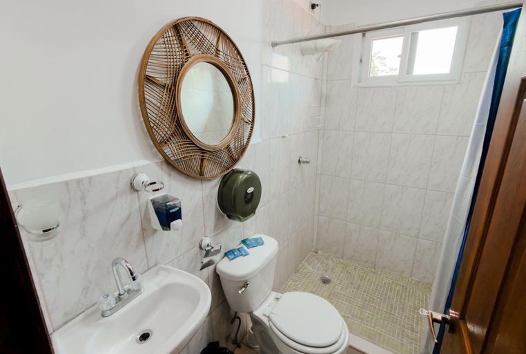 Bathroom, 6 Suite Circunvalacion-105 brigada-Teatro Saybe, San Pedro Sula
