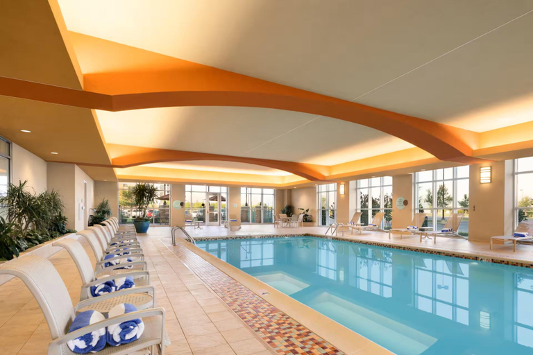 Sport & Beauty, Embassy Suites by Hilton Norman Hotel & Conference, Cleveland