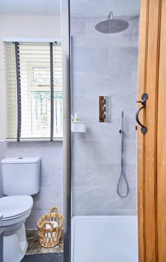 Bathroom, Maggie Puddle Cottages, Cumbria