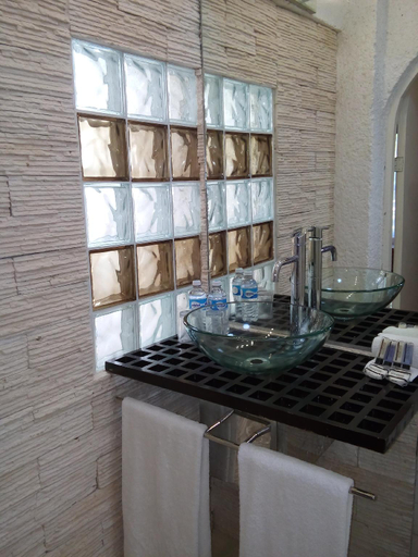 Bathroom 3, Hotel Maya Caribe Faranda Cancun, Benito Juárez