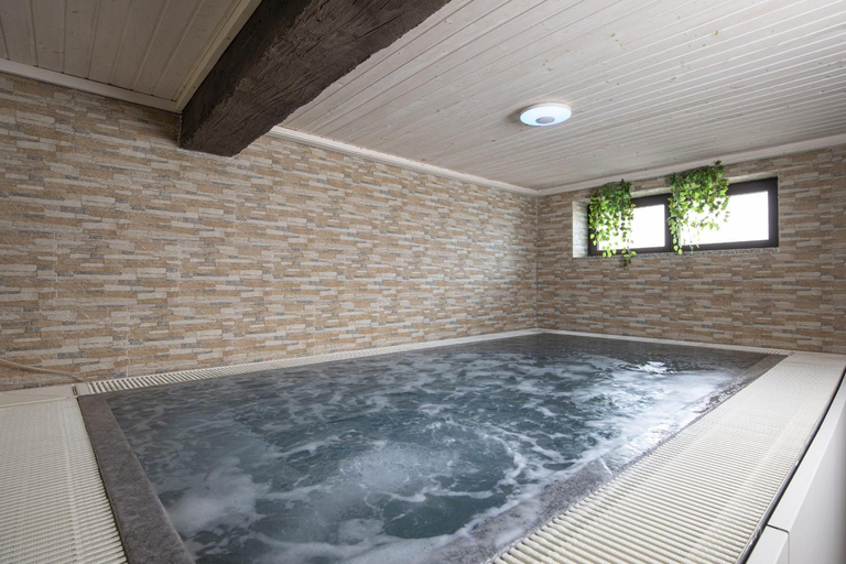 Sport & Beauty 2, Mountain Escape house with indoor pool, Fužine