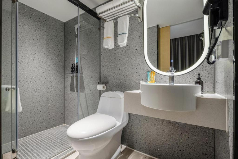 Bathroom 3, City Comfort Inn Nanning Zhongshan Road Mosaic, Nanning