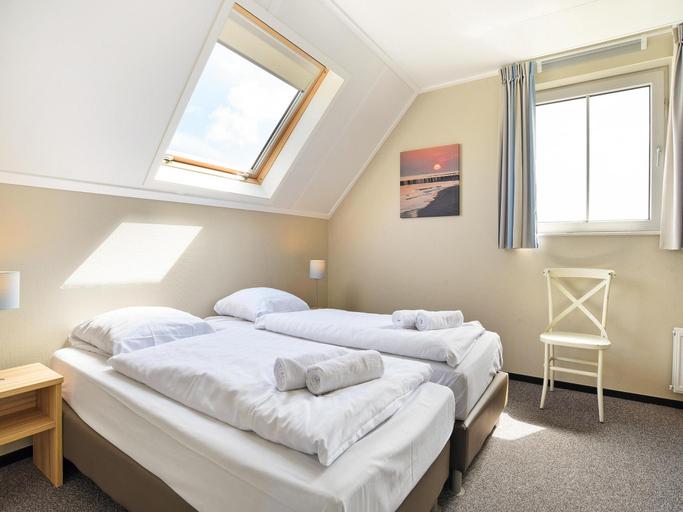 Bedroom 2, Sauna Stay Near the Sea, Sluis