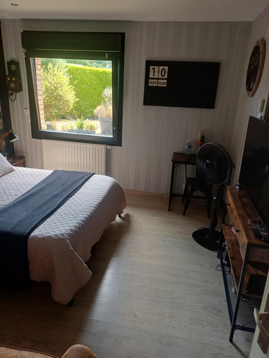 Bedroom 2, Chambre d'hotes "Sur la route des Terrils", Pas-de-Calais