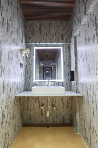 Bathroom 3, Splendid 5 BHK Villa - Thakur Village Kandivali E, Mumbai Suburban