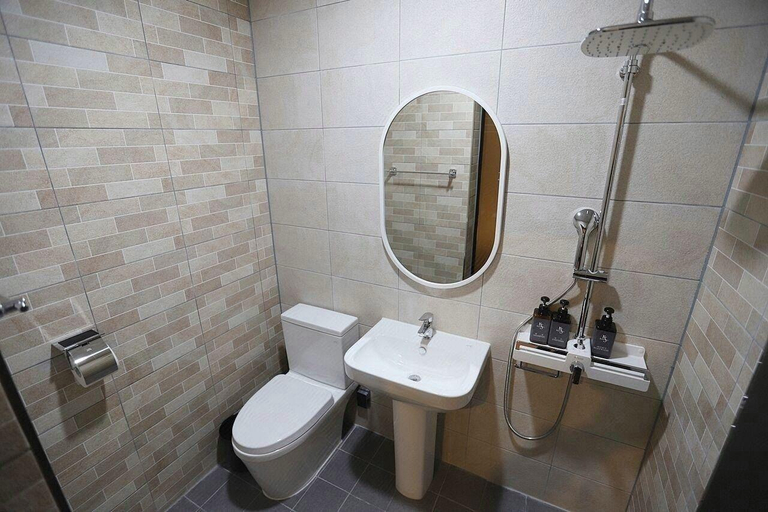 Bathroom, Kyungsung Yeokwan, Chuncheon