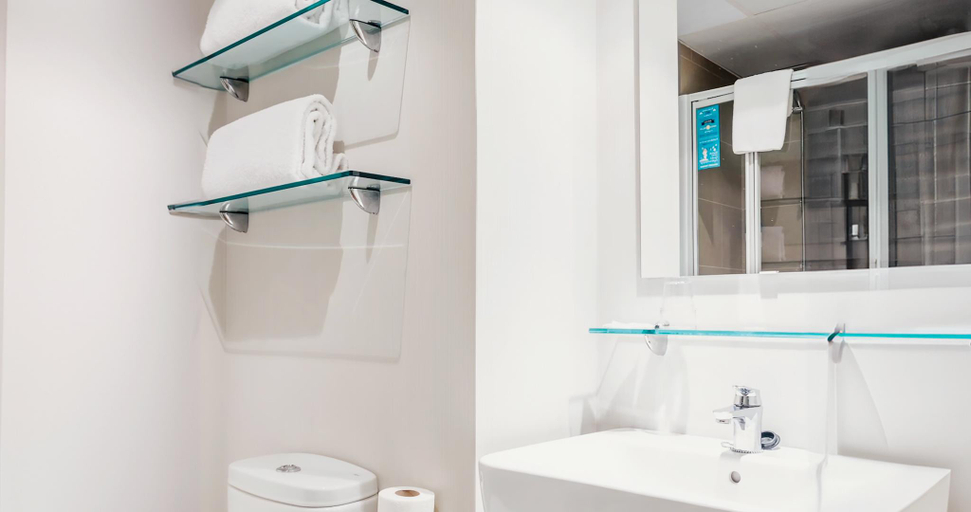 Bathroom 4, Vertice Roomspace, Madrid