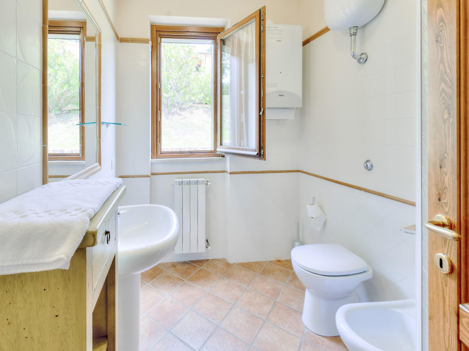 Bathroom 3, Elegant Villa with Spa in Sorano, Grosseto