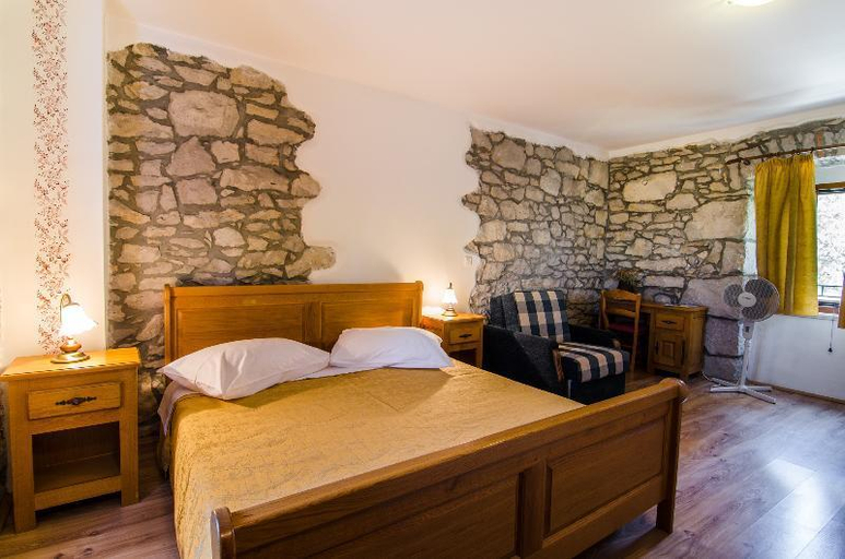 Bedroom 2, Villa Calussovo, Labin