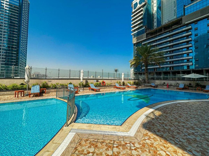 Sport & Beauty, Shiny & Fresh - Studio with Lake View - JLT, Dubai