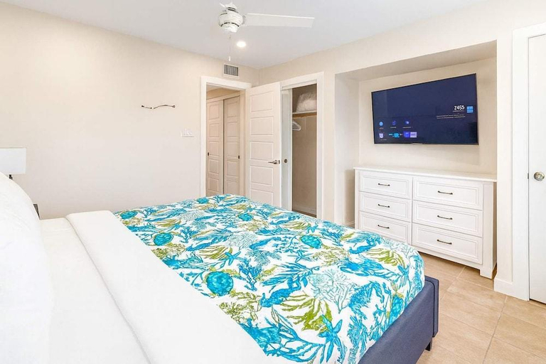 Bedroom 2, La Internacional 313, Cameron