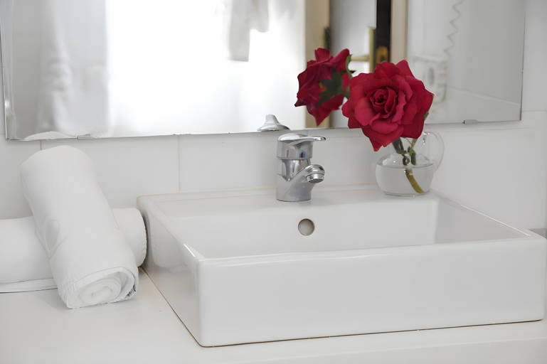 Bathroom 5, Hotel Costa Málaga (Adults Recommended) by Pierre & Vacances, Málaga