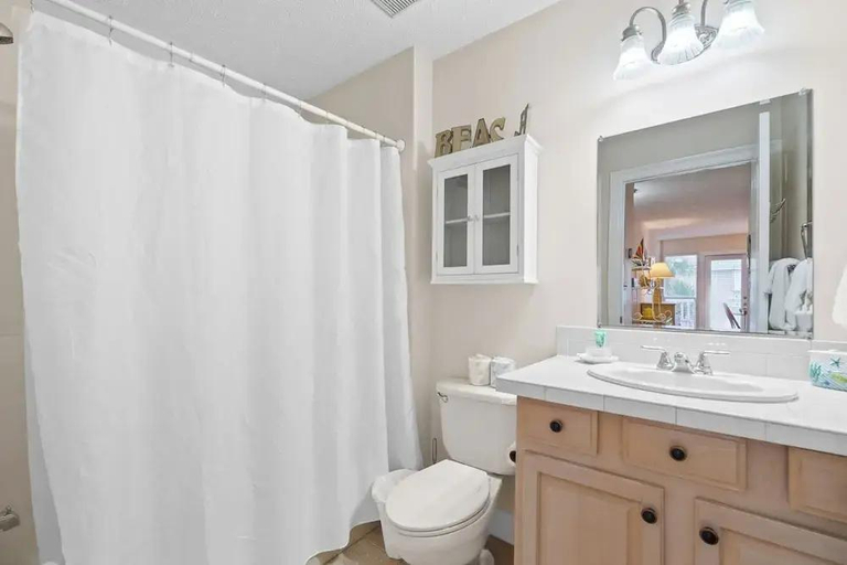 Bathroom, Beaches and Dreams by Book That Condo, Bay