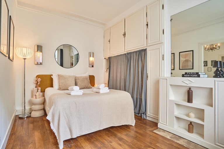 Bedroom 2, Residence Tour Eiffel by Studio prestige, Paris
