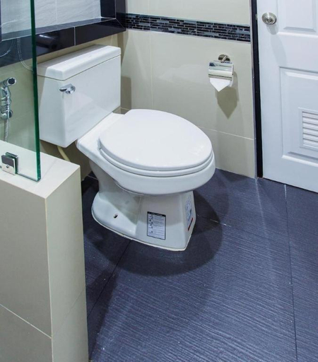 Bathroom 5, Thanburi Hotel, Muang Udon Thani