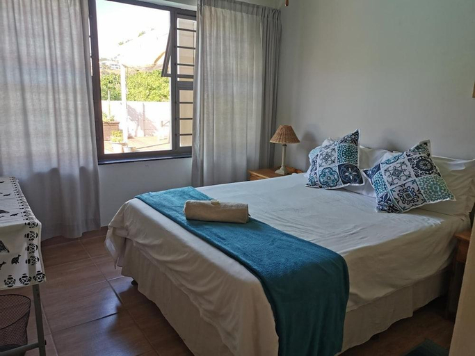 Bedroom 2, Nahoon Mouth Guest House, Buffalo City