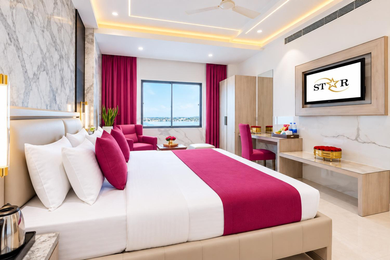 Bedroom 1, Hotel Transit International- Aerocity Delhi Airport, Delhi
